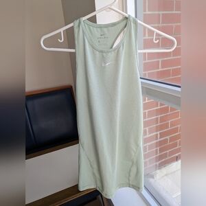 Nike Dri-Fit Racer back Trainer tank Pistachio Green sz XS